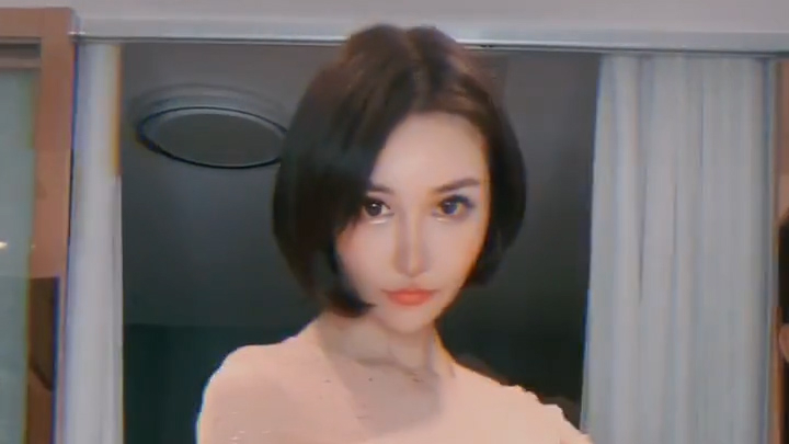 美女搞笑短视频39